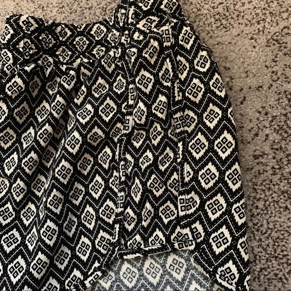 Forever 21 | Panel Side Dolphin Shorts - Picture 4 of 5